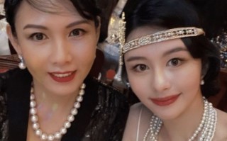 邱淑贞女儿现身晚宴 秀香肩事业线颜值不输妈妈