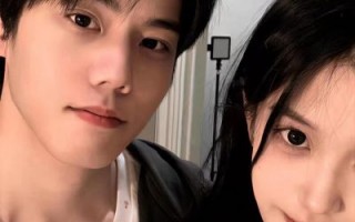情侣头像｜“我们都在风中，聚散不由你我”