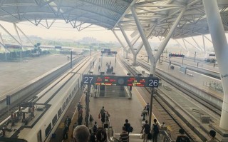 中国高铁史最大规模的天窗作业,历经24小时完成（高速铁路的天窗时间为）