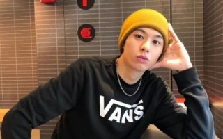 蓝天，湖泊，美女